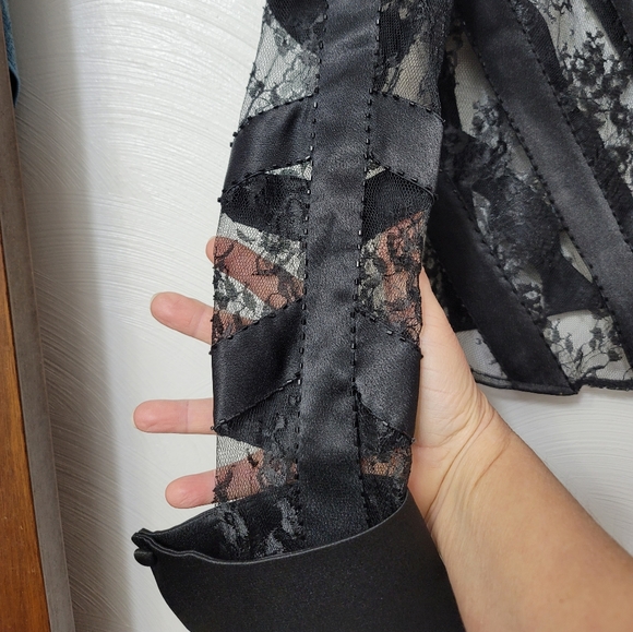 Demetrios Evening silk pant suit.  Size 10 & 6.  (832) - Picture 5 of 12